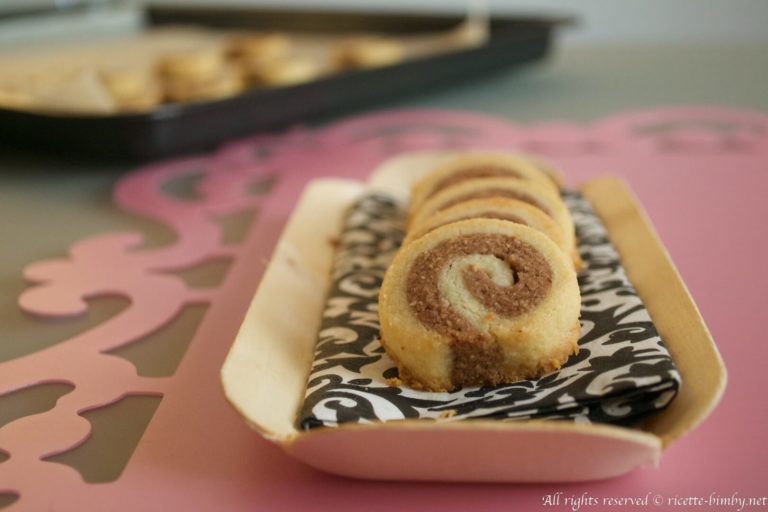 Biscotti a spirale alla nocciola Bimby