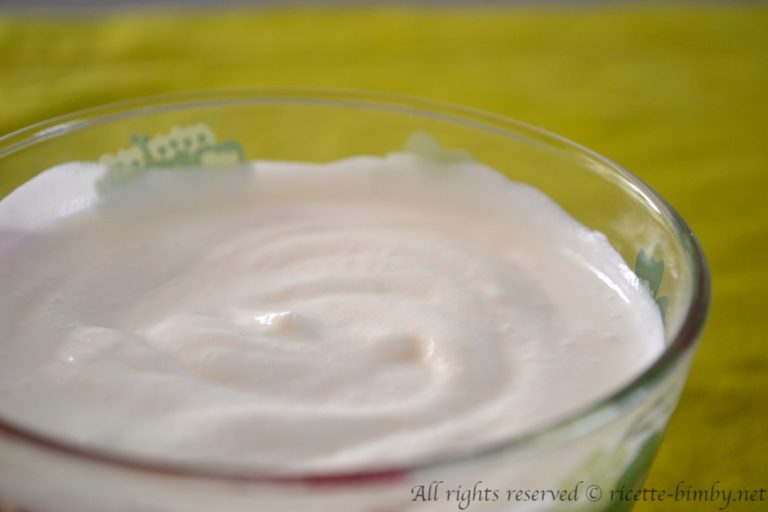 Panna acida con lo yogurt Bimby